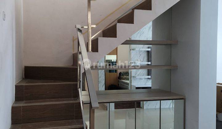 Rumah Premium 2 Lantai Baru SHM Di Jalan Cempaka Putih Barat Raya 9