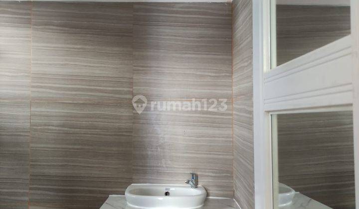 Rumah Premium 2 Lantai Baru SHM Di Jalan Cempaka Putih Barat Raya 11