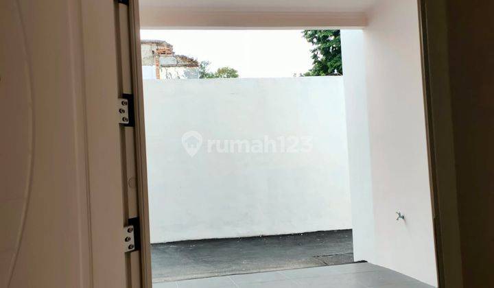 Rumah 2 Lantai Dekat Rumah Sakit Persahabatan Jakarta Timur 2