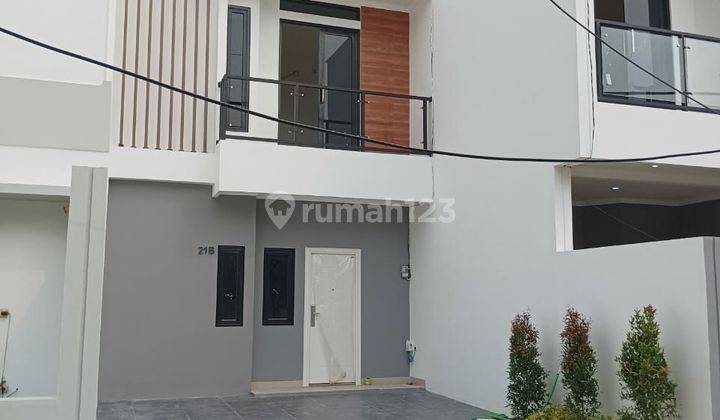 Rumah 2 Lantai Unfurnished SHM DI Cempaka Putih Tengah Jakpus 1