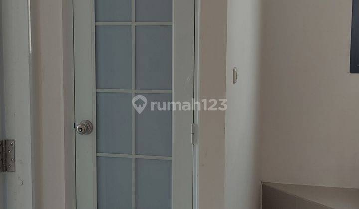 Rumah 2 Lantai Bagus Unfurnished SHM Jalan Cempaka Putih Timur 1