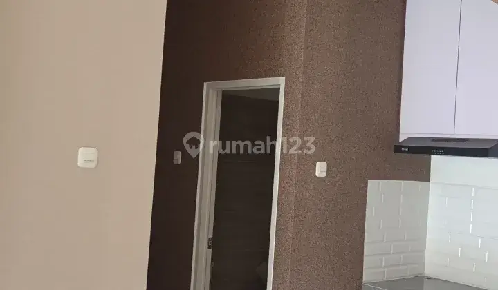 Rumah Minimalis Elegan 2 lantai SHM di Tamansari  Jakarta Barat 4