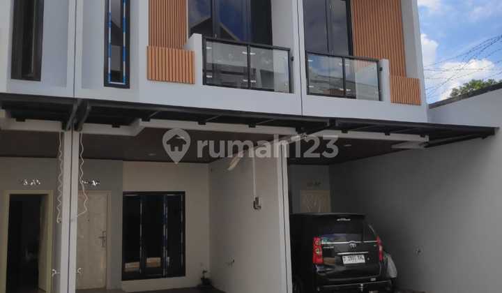 Modern Minimalist 2-Story House, South Ancol, North Jakarta Modern Minimalist 2-Story House, South Ancol, North Jakarta