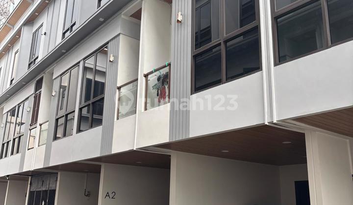 Rumah Elegant 2 Lantai Di Percetakan Negara Jakarta Pusat