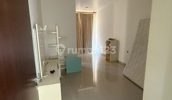 Sewa Rumah Pik Manyar Permai 8x27 Semi Furnished