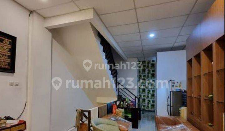 Ruko terletak di area bisnis jakarta selatan,investasi ruko bisa di sewakan penyewa sudah menunggu harga masih bisa nego 2