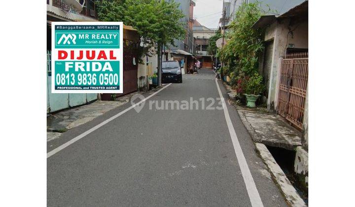 Keunggulan rumah hitung tanah ini terletak di tengah kota petojo jakarta pusat stategis ke mana2 sekolah dekat, pasar, mall, rumah sakit, perkantoran transportasi mudah di jangkau hrga sangat bisa nego 1