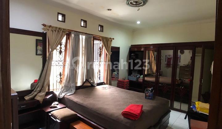 Beautifully Arranged 1.5-Story House in Sukamenak Indah 2