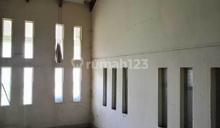 Hook House Needs Renovation, Strategic Location in Kopo Permai 2
