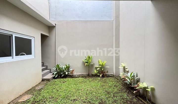 Modern Minimalist New House in Cigadung Dago Bandung 2