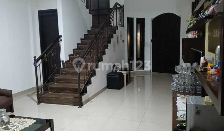 Sell Ready-to-Live 3-Story Furnished Singgasana House 2