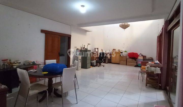 Rumah Nyaman Semi Furnished di Setrawangi Bandung 1