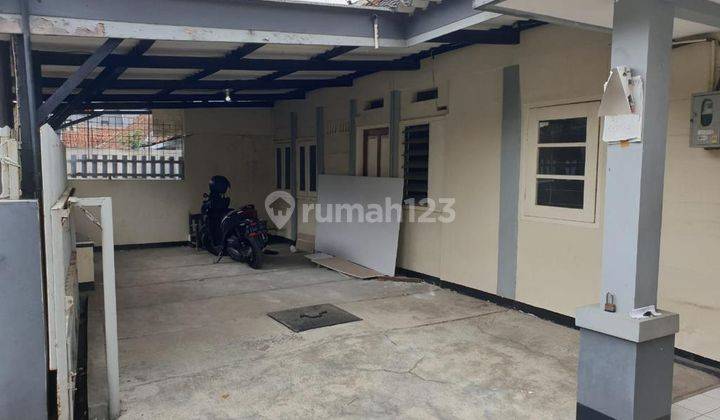 Rumah Tengah Kota di Sayap Ciateul Bandung 1