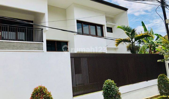 Rumah Nyaman Dekat Area Belanja di Budisari Bandung 2