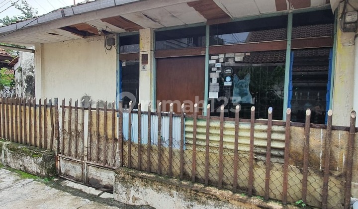 Old house, land area counted in hooks in Kebon Kelapa (entering the alley) 2