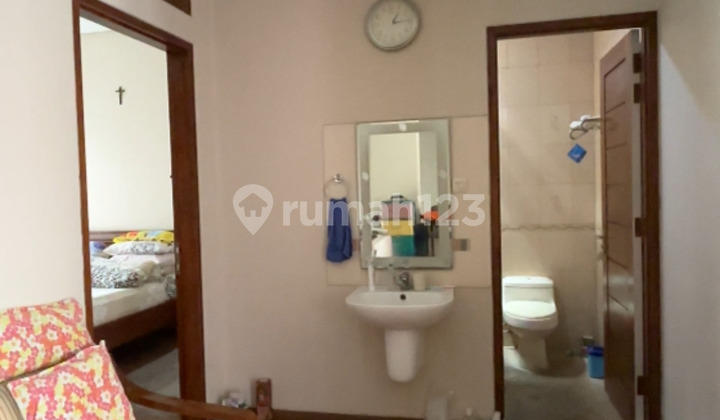 Jual Rumah Semi Furnished Setraduta Split Level 2