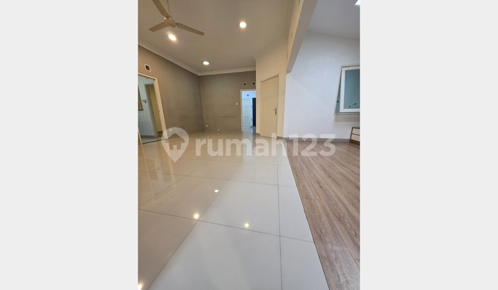 Rumah 1lantai Di Singgasana Pradana 2