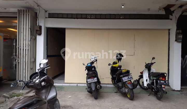 For Sale 3-Storey Shop House on Jl. Terusan Jakarta, Antapani 2