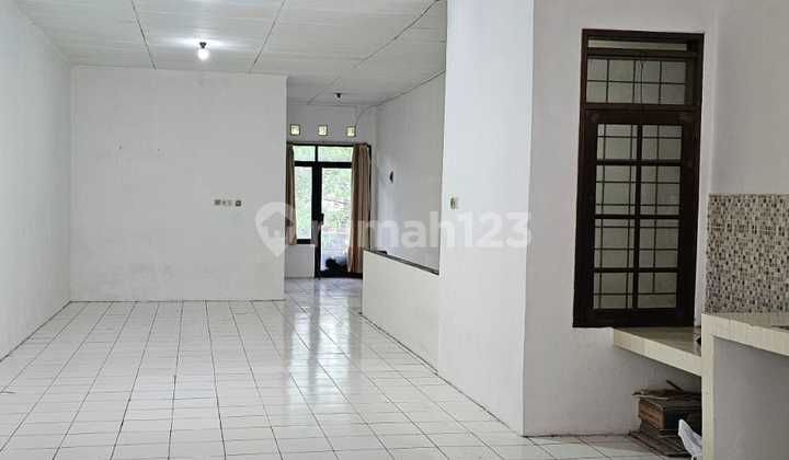 Ruko 2 Lantai Siap Pakai - Lokasi Jalan Utama Tki 2 Bandung Ruko 2 Lantai Siap Pakai - Lokasi Jalan Utama Tki 2 Bandung