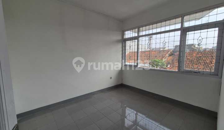 Rumah 2 lt Nyaman Siap Huni Lokasi Strategis Sayap Ancol, Bandung 2