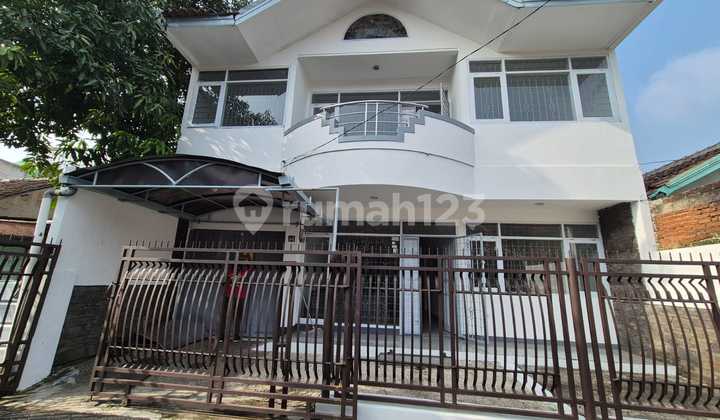 Rumah 2 lt Nyaman Siap Huni Lokasi Strategis Sayap Ancol, Bandung 1