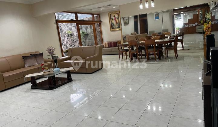 Rumah lama furnished, ngotak dan terawat di Dadali, Bandung 1