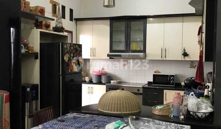 Beautiful Blooming Fragrance House Semi Furnished 2 Floors 2