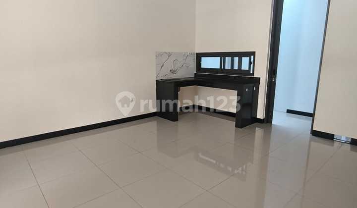 Sewa Rumah 2 Lt Minimalis di Cluster Gardenville TKI 2