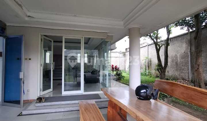 Jual Rumah dengan Halaman Luas Full Taman Area Kopo Permai 2