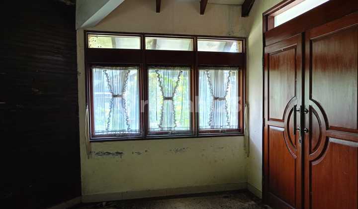 Rumah Hook Perlu Renovasi Lokasi Strategis di Kopo Permai