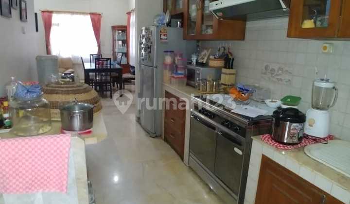 Dijual Rumah Semi Furnished jl. Suryalaya 2