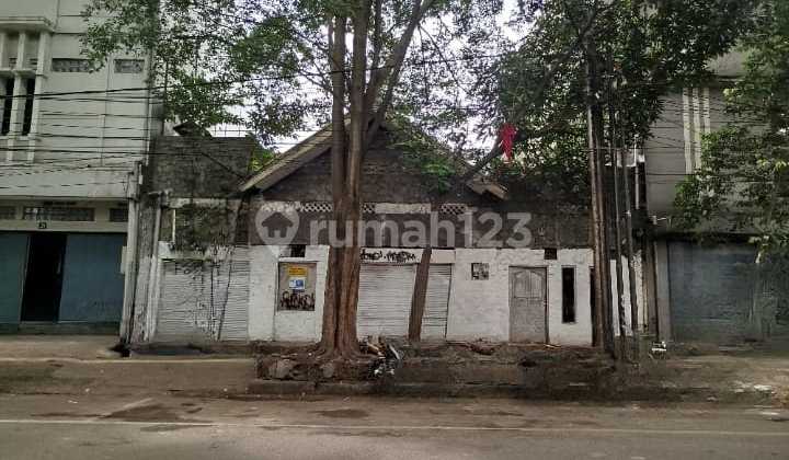 Rumah hitung tanah di mainroad dan tengah kota Bandung