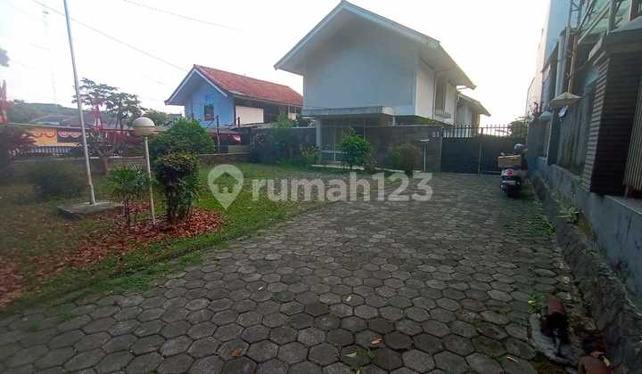 Dijual rumah lama hitung tanah jln Tamansari mainroad Bandung 
