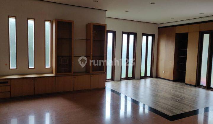 Rumah Bagus di Komplek Elite Setra Duta Pasteur Bandung 1