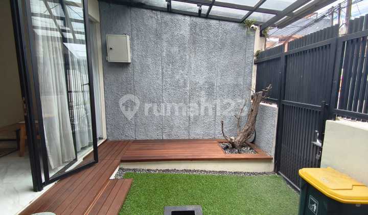 Rumah Bagus Siap Huni Semi Furnish di Taman Kopo Indah 2