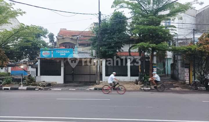 For Sale House Strategic Location on Mainroad Kopo 2