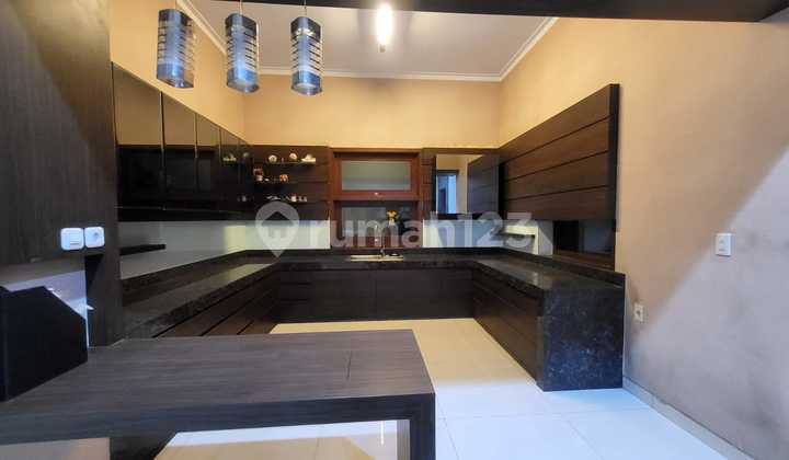Sell Modern Minimalist House on Mainroad Batununggal Indah 2