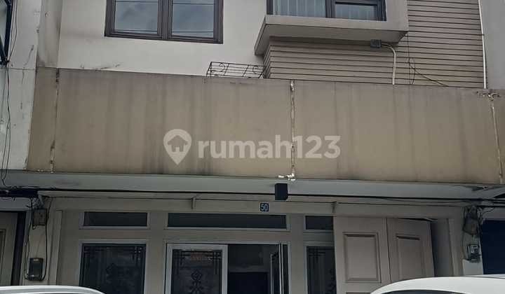 Ruko 2 Lt Lokasi Strategis di Area Buah Batu Commercial Ruko 2 Lt Lokasi Strategis di Area Buah Batu Commercial