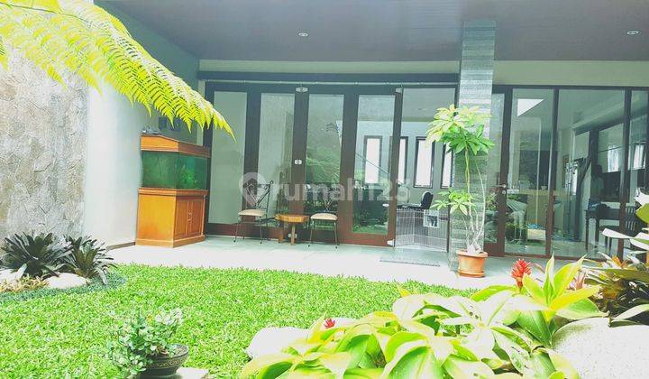 Rumah Lux Minimalis di Lingkungan Elite Setra Duta Bandung 1