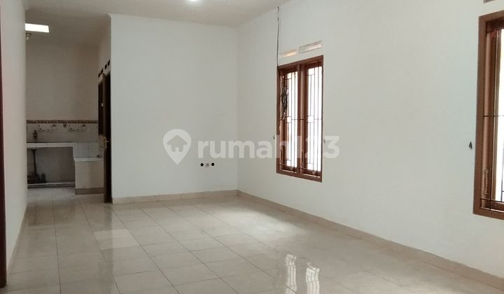 Dijual Rumah Jalan utama komplek Bumi sariwangi 1 