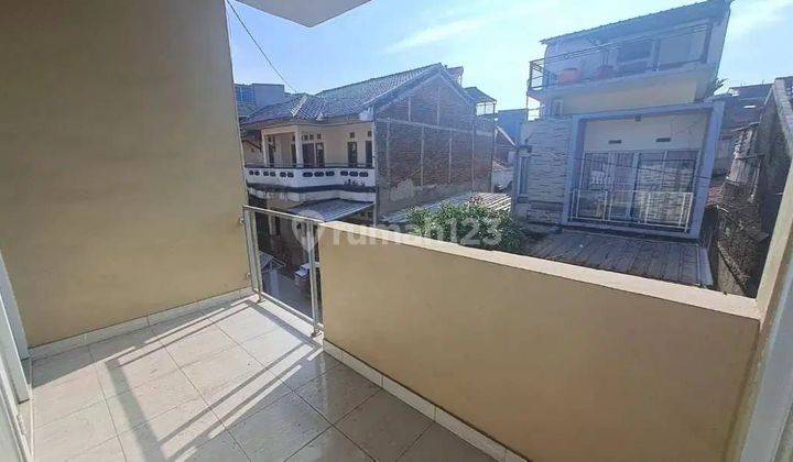 Dijual Rumah Minimalis Modern Dengan Kolam Renang  2