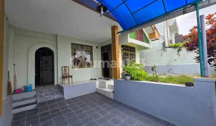 For Sale House in Cipageran Asri Complex. Mountainous Scenic Atmosphere with a View of Bandung City.