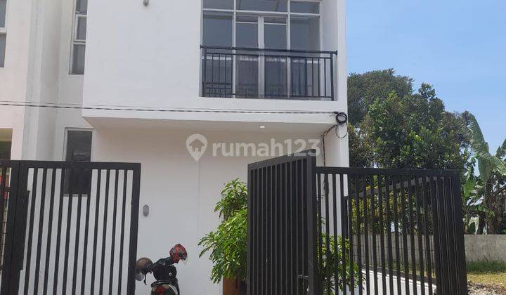 Rumah Baru Dalam Cluster di Daerah Sejuk Cihanjuang Atas 1