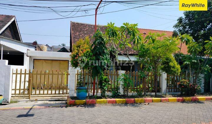 Dijual Rumah di Jalan Ikan Cumi Cumi Perak Surabaya 1