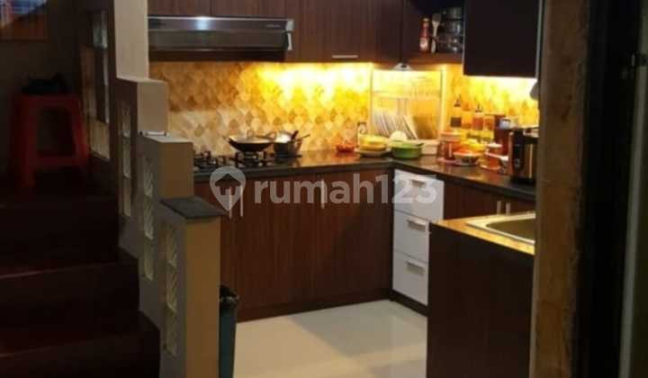 Dijual Rumah Semi Furnish di Rungkut Mapan Surabaya