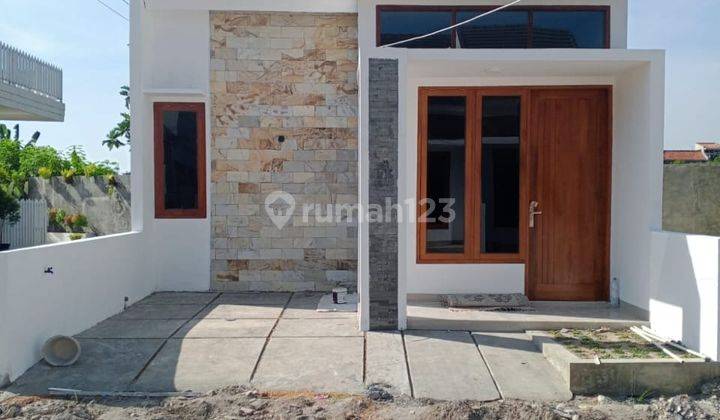 RUMAH DI SOLO COLOMADU DEKAT RUMAH PAK JOKOWI 1