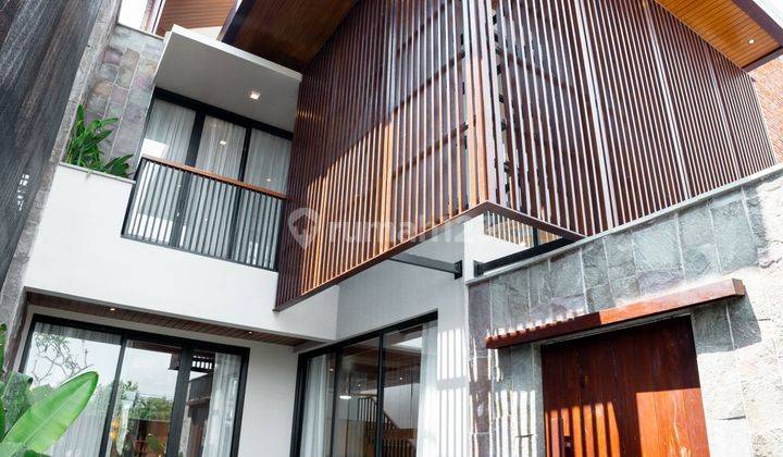 Villa Modern Minimalis One Gate System 3 BR di Jalan Kayu Tulang Canggu Dekat Pepito Batubolong 1