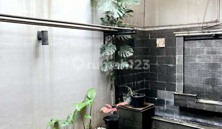 Dijual Rumah Bagus 2 Lantai Di Legenda Wisata 2