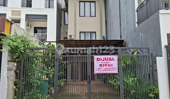 Dijual Rumah Di Jalan Lapangan Tembak Cilandak 3 Lantai Bagus Shm