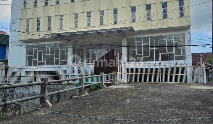 Main Commercial Shophouse Building on Ahmad Yani Street, Balikpapan 1